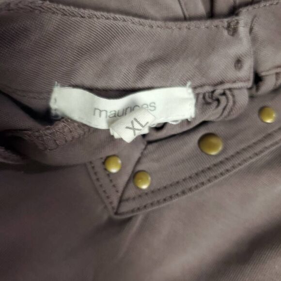 Maurices Women’s Mauve Studded Cold Shoulder Keyhole Tank Top Size XL - Picture 7 of 10